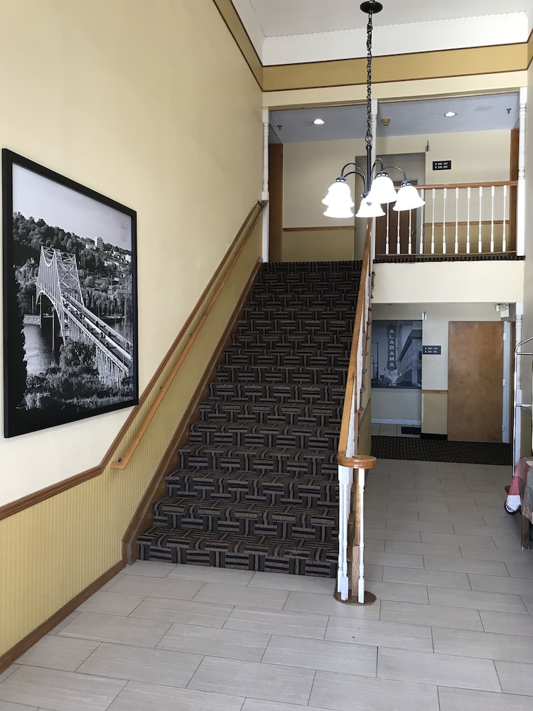 Super 8 By Wyndham Athens 18/33