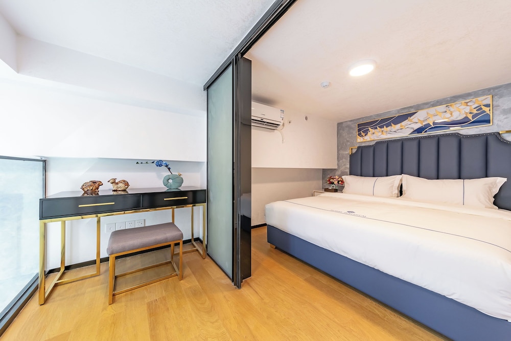 Huaqiang North Executive Apartment 6/20