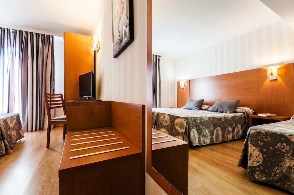 Ramblas Hotel 32/75