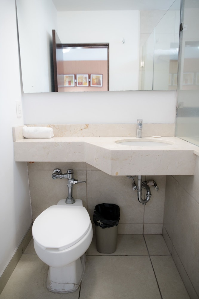 Hotel Ejecutivo Tepic 64/65