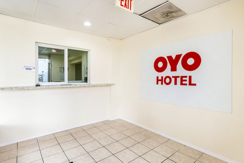 Oyo Hotel San Antonio Lackland AFB/Seaworld Hwy 90 W 10/52