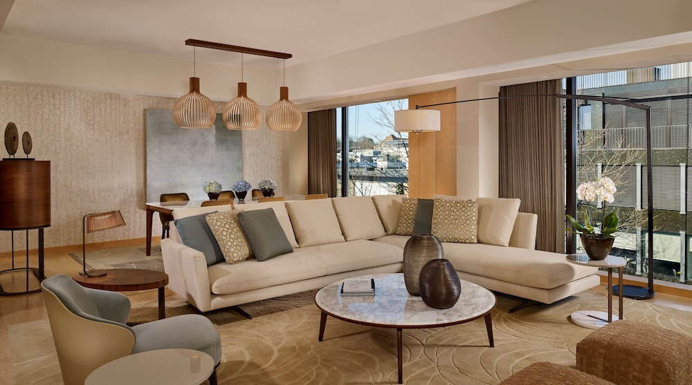 PARK HYATT ZURICH 41/80