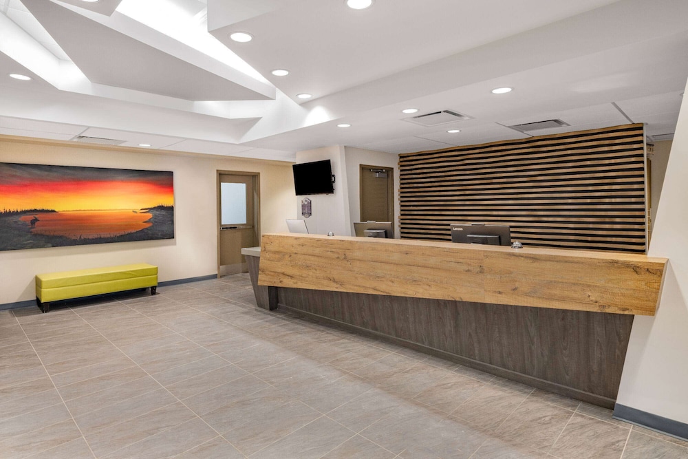Super 8 by Wyndham Moosonee 7/50
