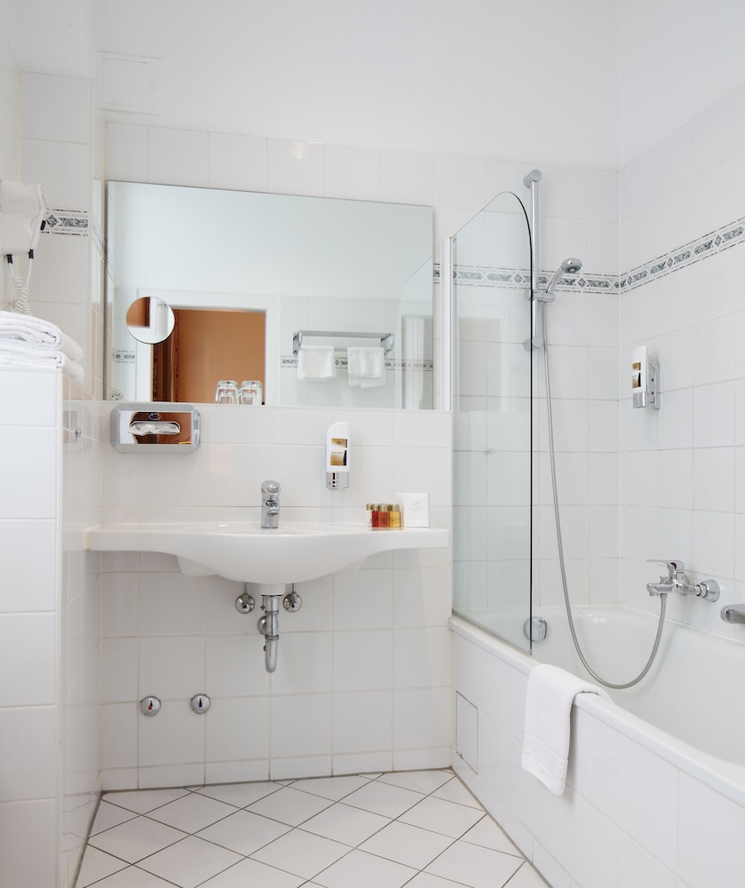 Centro National Frankfurt, Trademark Collection by Wyndham 34/34