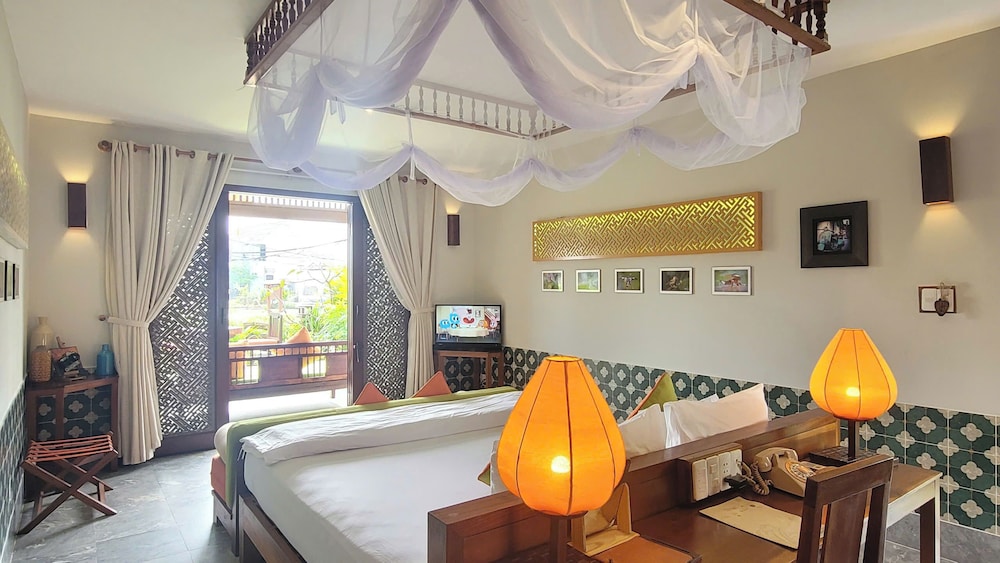 COUNTRY, DOUBLE BED