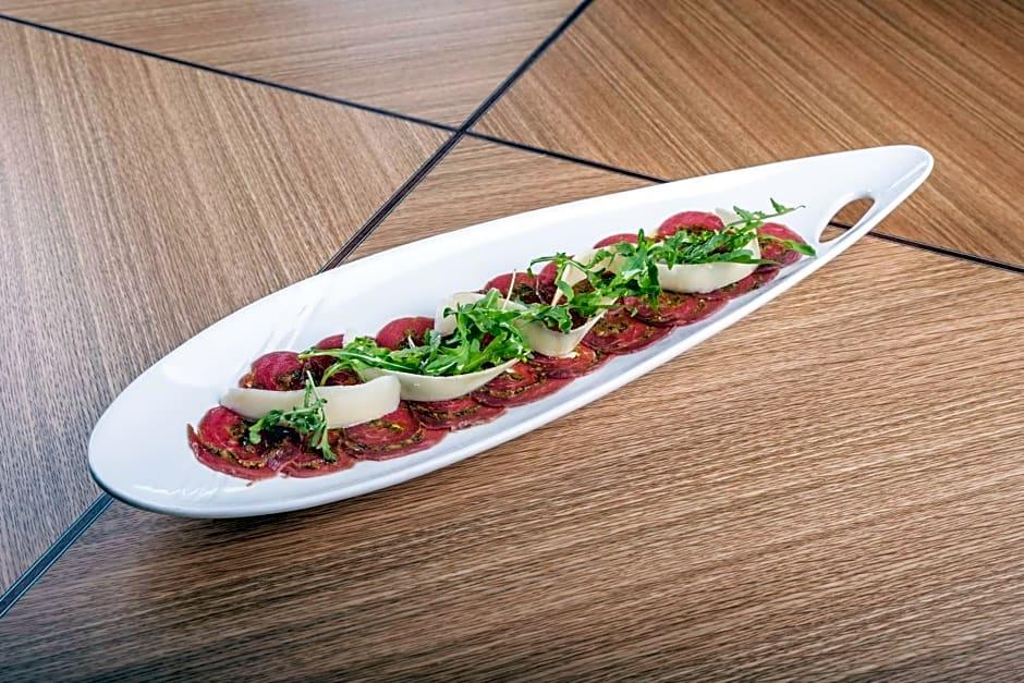 RESTAURANT AND DESIGN HOTEL NOEM ARCH 47/54