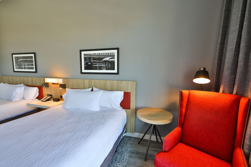 Hilton Garden Inn Savannah Historic District 8/54