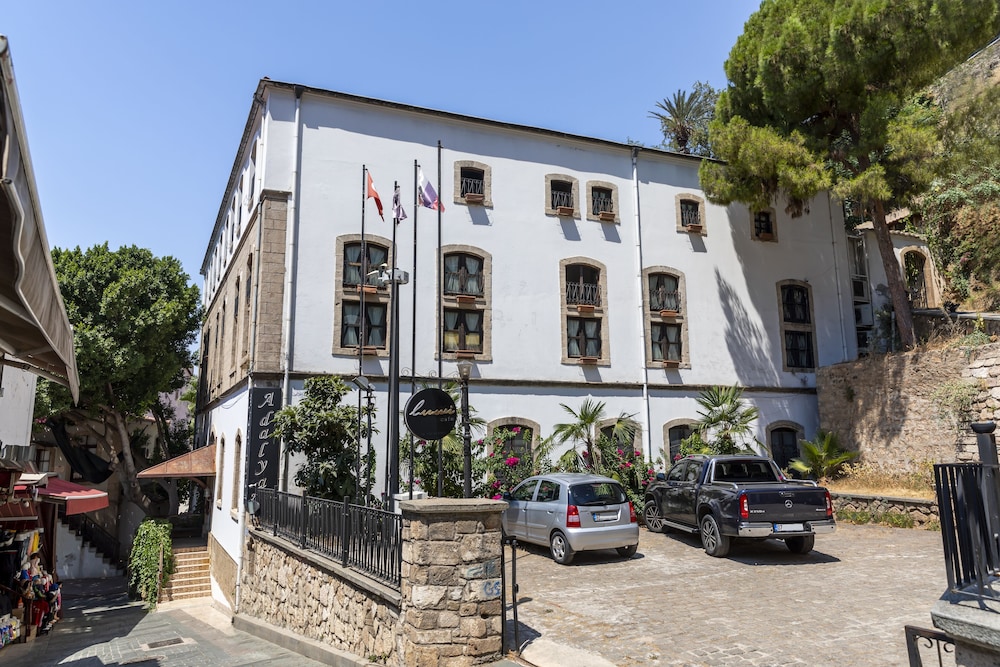 Hotel Adalya Port 32/50