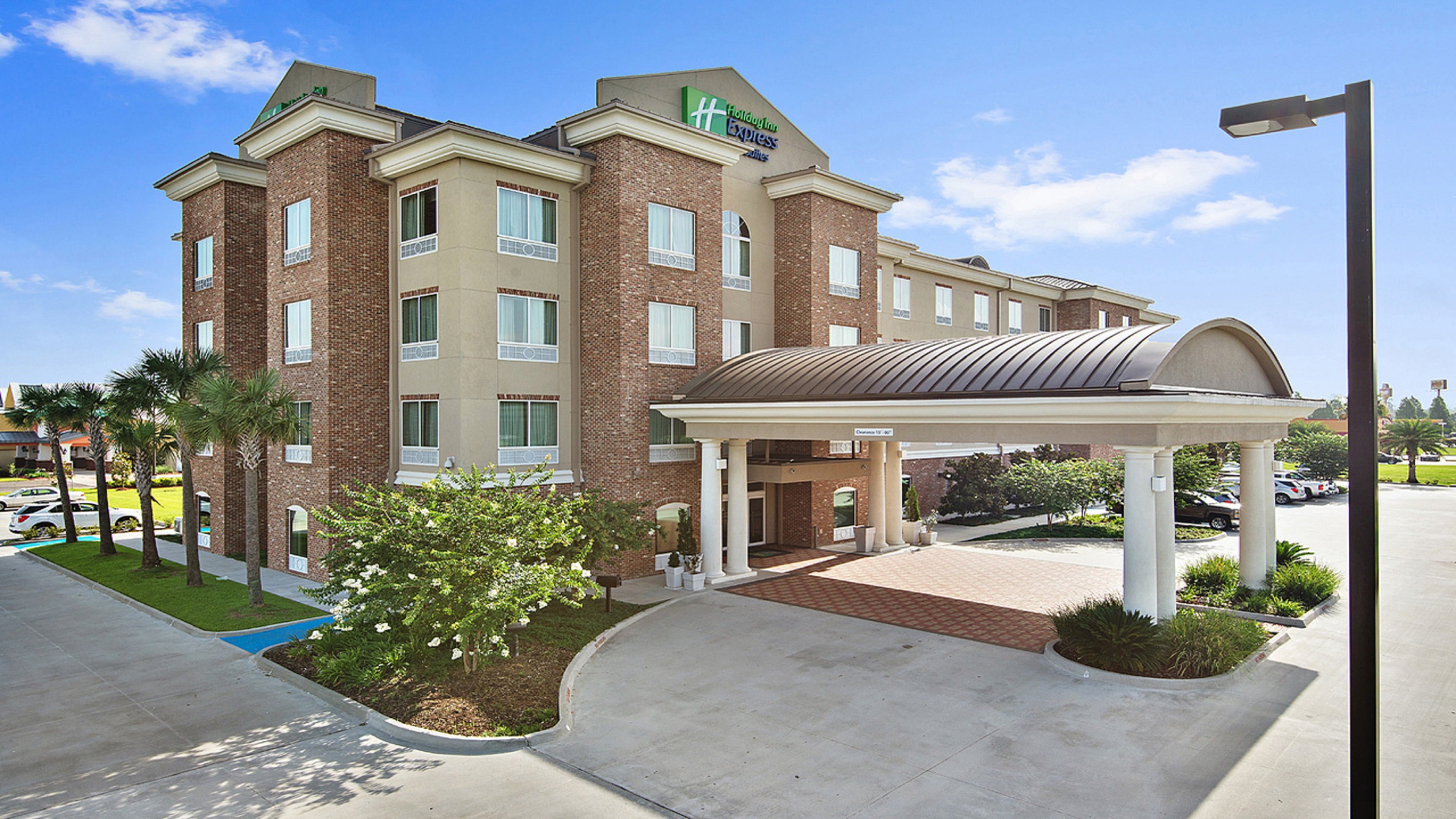 Holiday Inn Express Hotel And Suites Gonzales 69/71