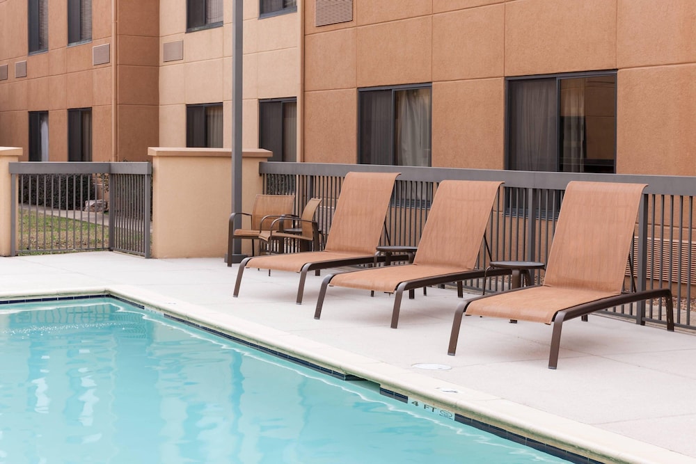 Comfort Inn Jackson North - Ridgeland 1/52