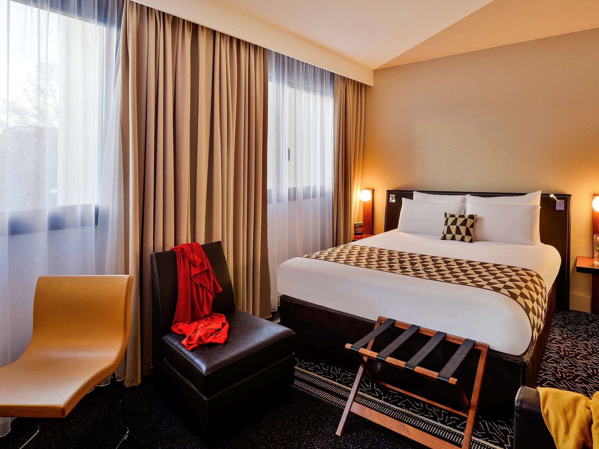PRIVILEGE, DOUBLE BED