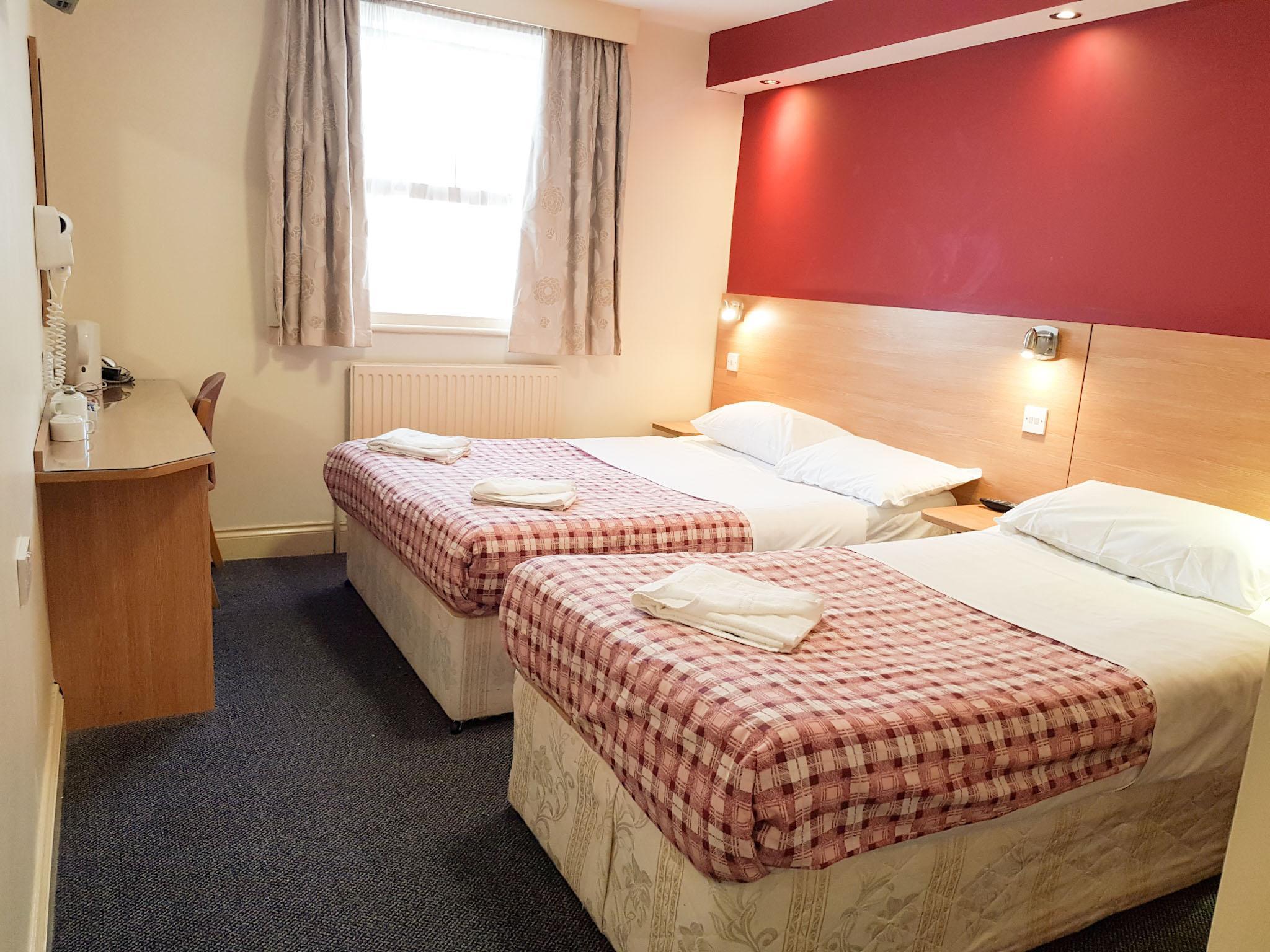 Room, Triple
