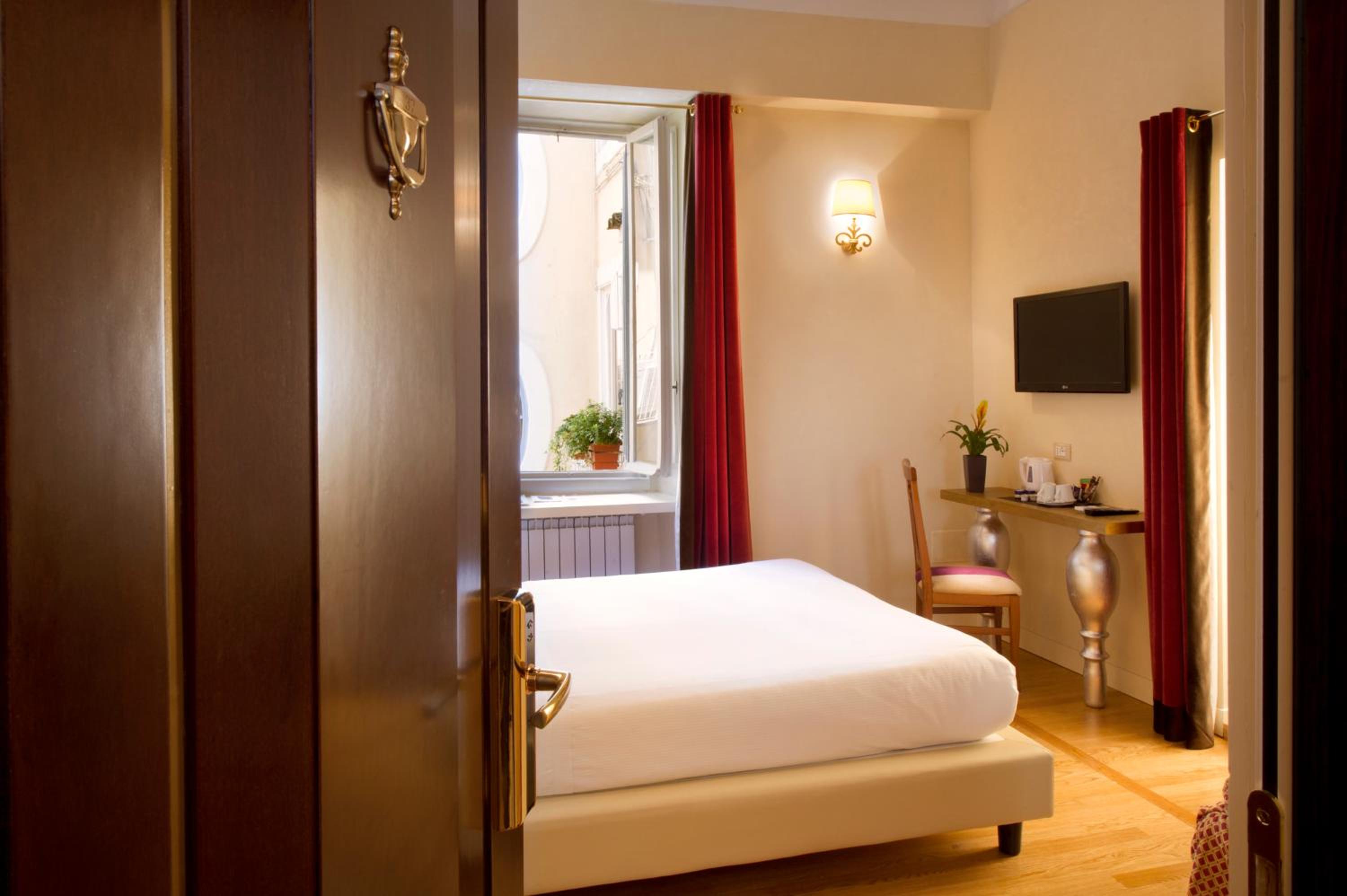 غرفة بسرير مزدوج، Residenza Frattina 3/5