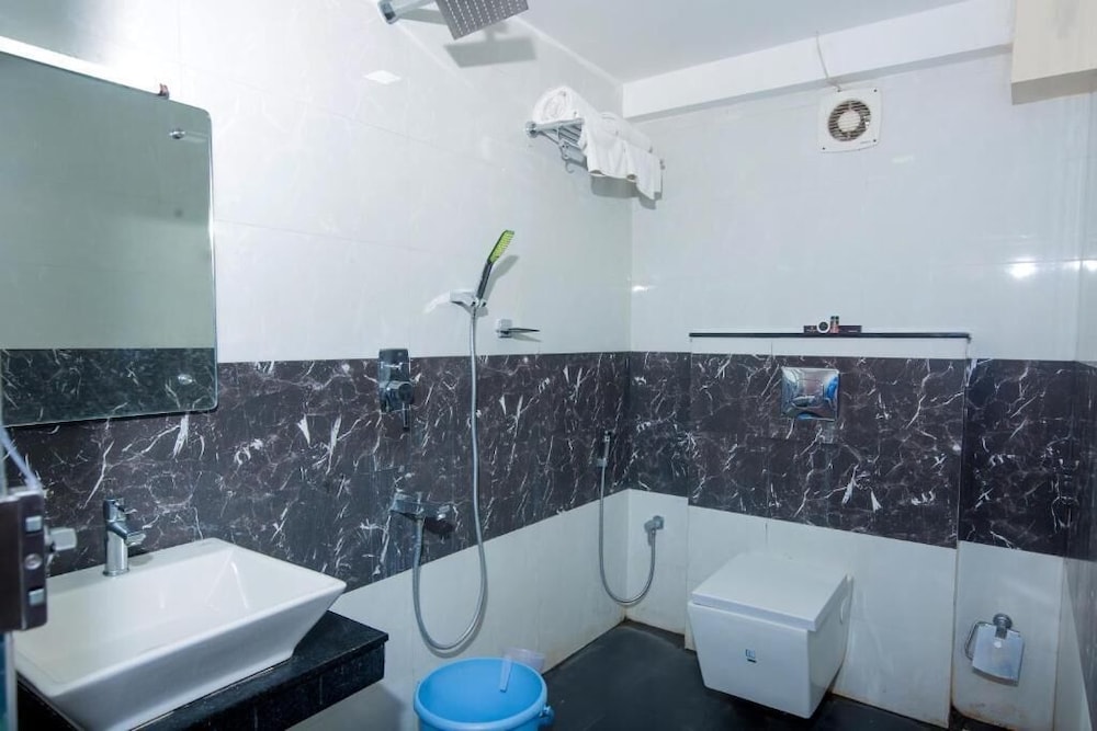 Oyo 14759 Hotel President 52/55