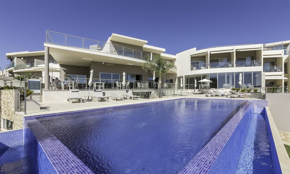 Caneiros Luxury House & Suites 63/67