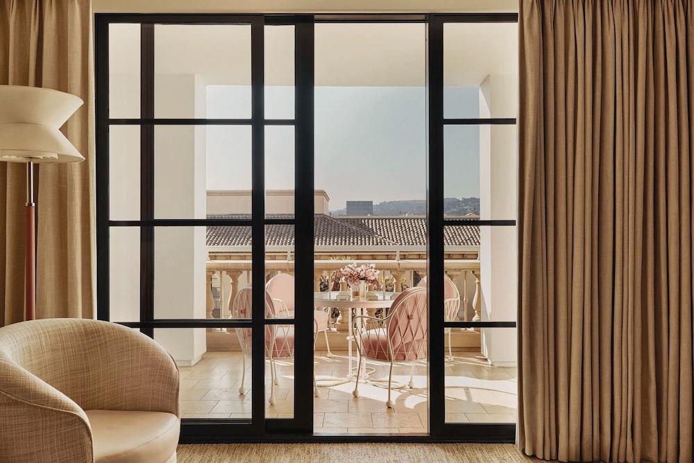The Maybourne Beverly Hills 20/49