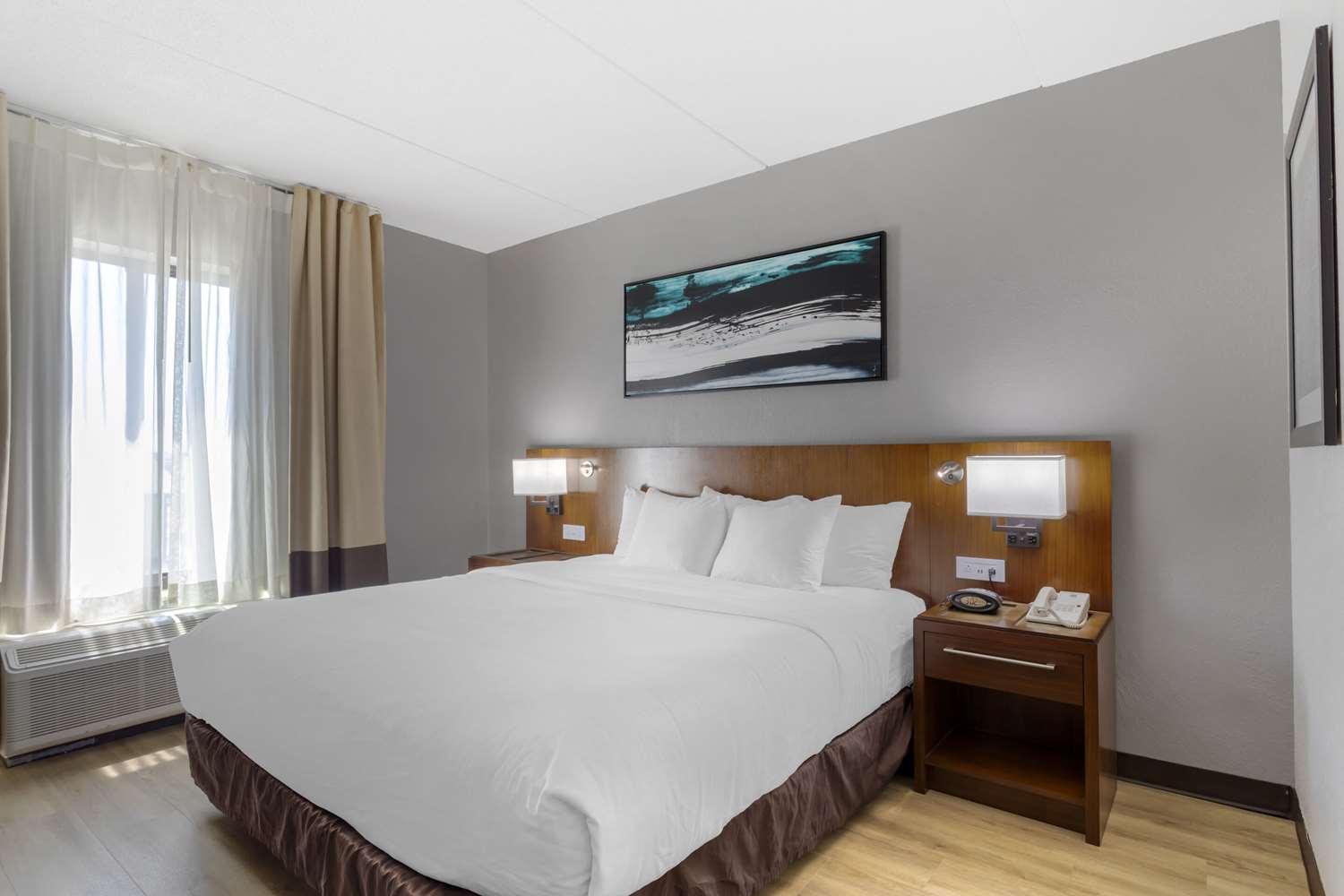 Suite, King Bed, Accessible