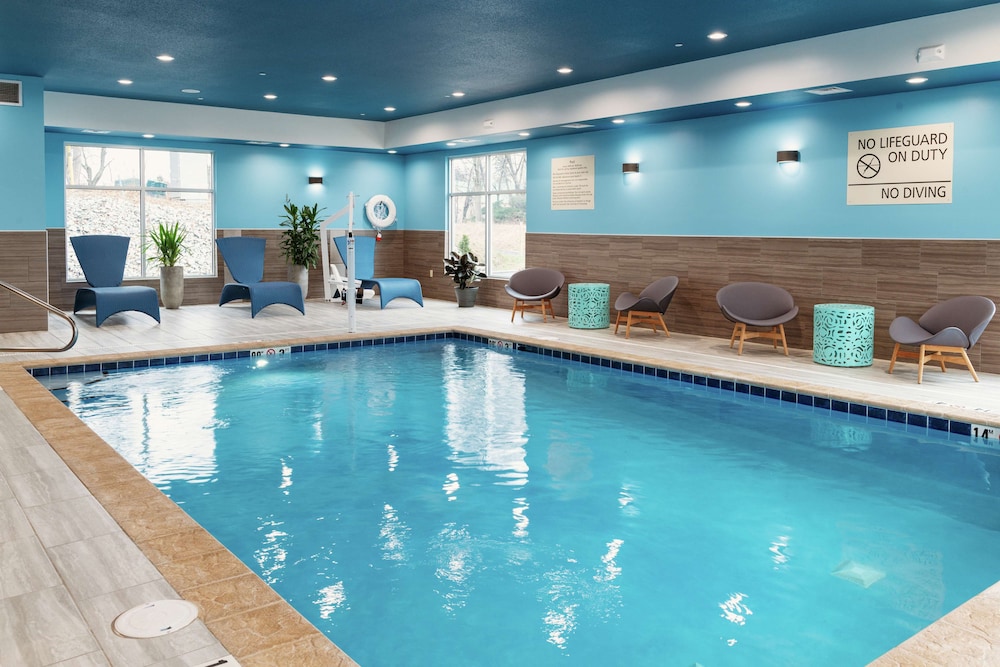 Hampton Inn and Suites Pittsburgh New Stanton PA 1/12