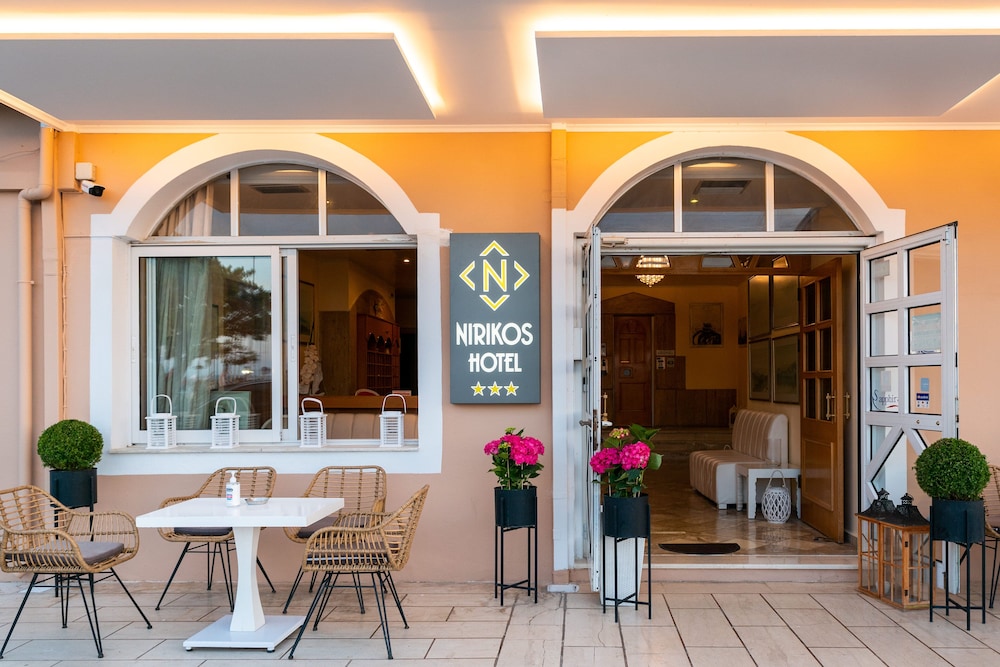 Nirikos Hotel 43/49