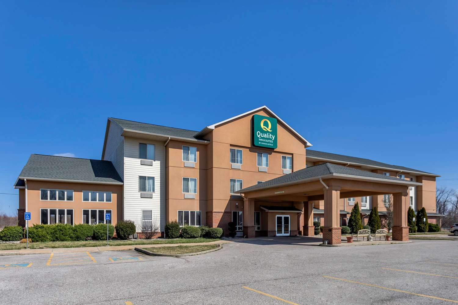 Quality Inn & Suites Rockport - Owensboro North 3/30