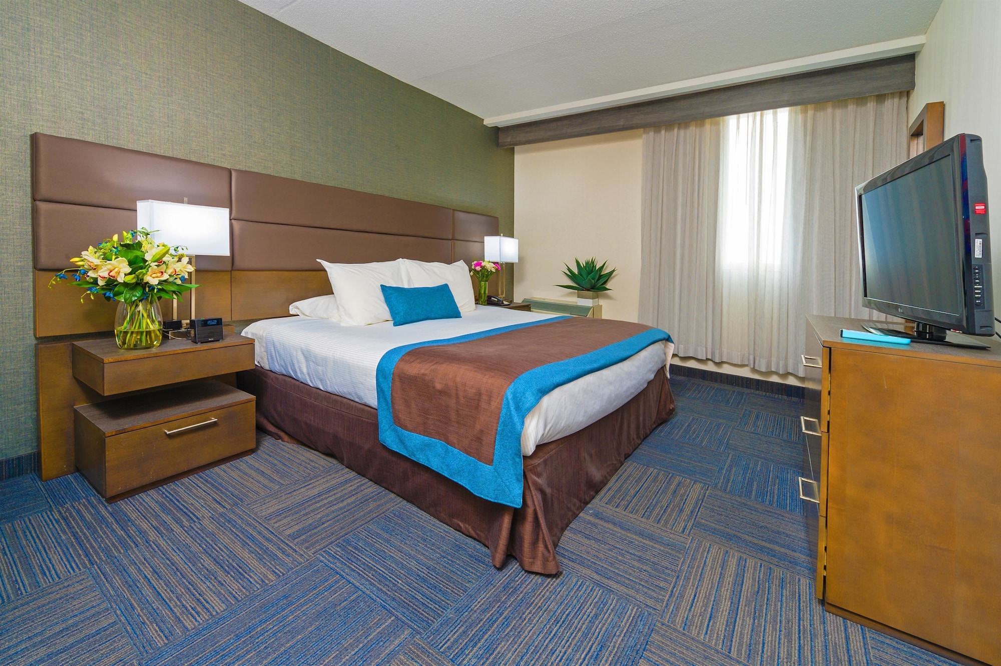 غرفة قياسية بسرير كوين، Best Western Plus Toronto Airport Hotel 5/10