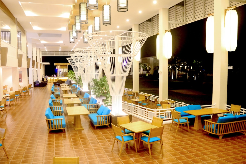 Sandy Beach Non Nuoc Resort Danang 65/75