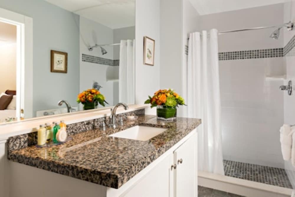 Crowne Pointe Historic Inn Spa 75/75