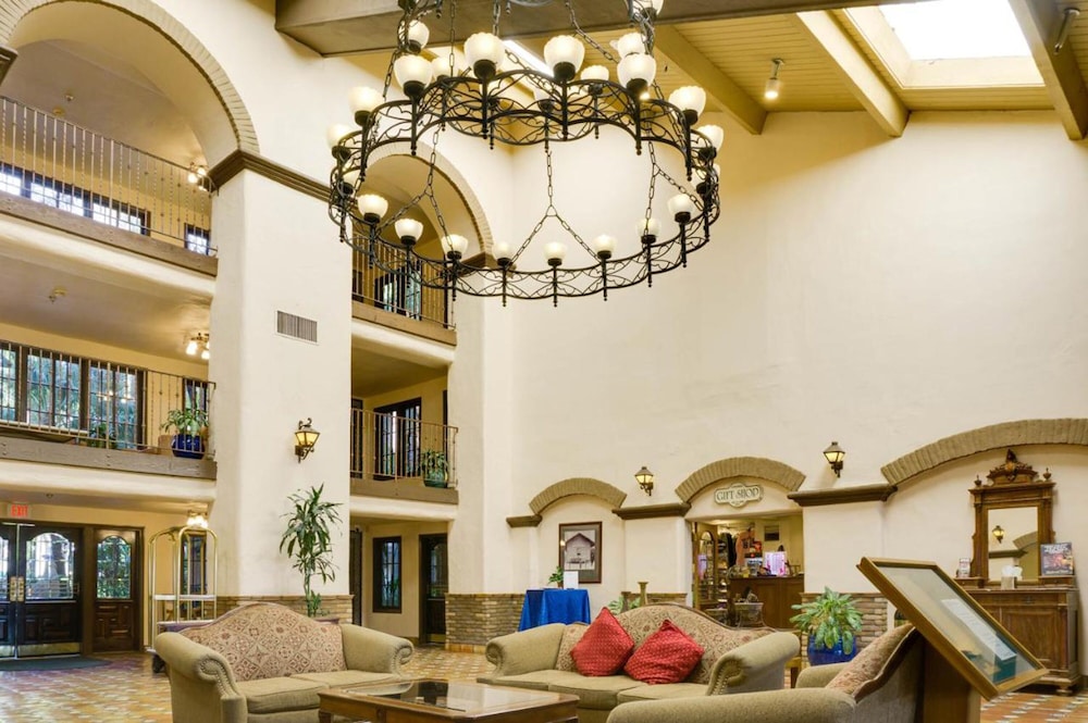 Buena Park Grand Hotel and Suites 62/75