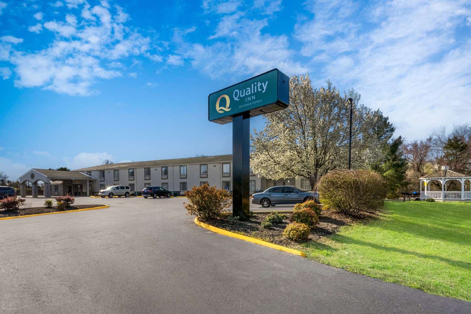 Quality Inn University Area Farmville, VA 12/14