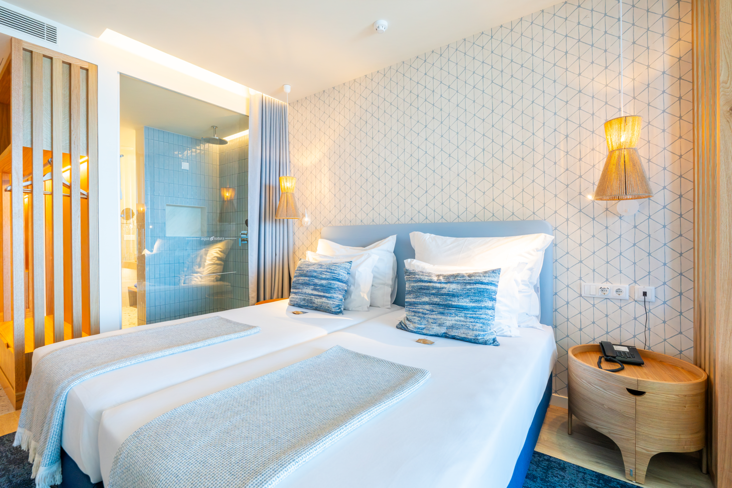 Suite, Sea View