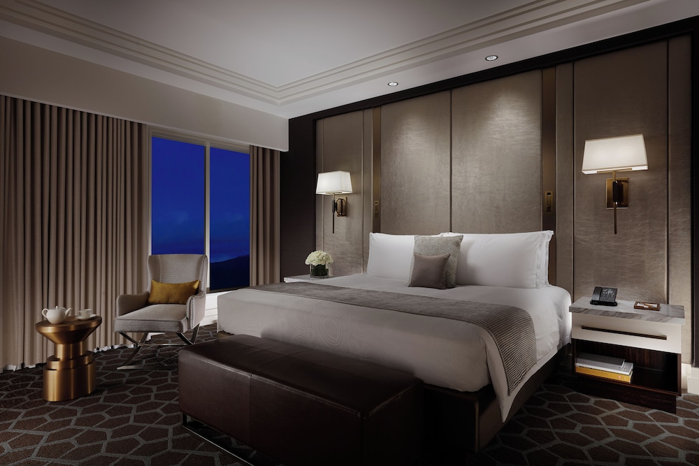 Lyon, Premier, Suite, King Bed