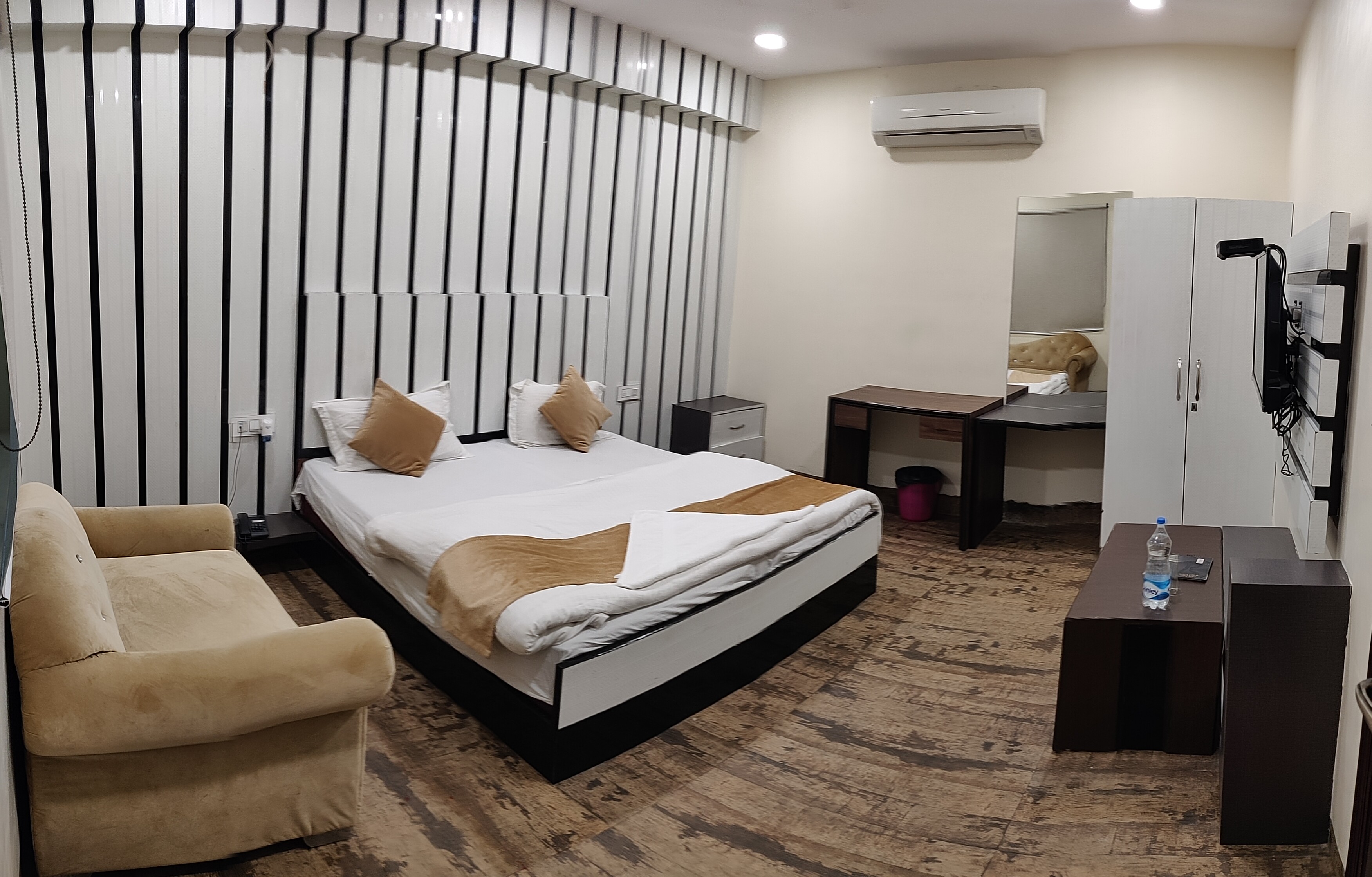 Hotel Mandakini Royale 12/41