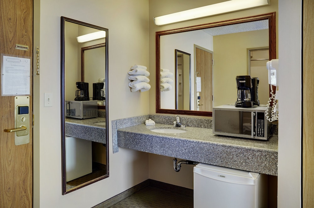 Nova Inn Kindersley 17/20