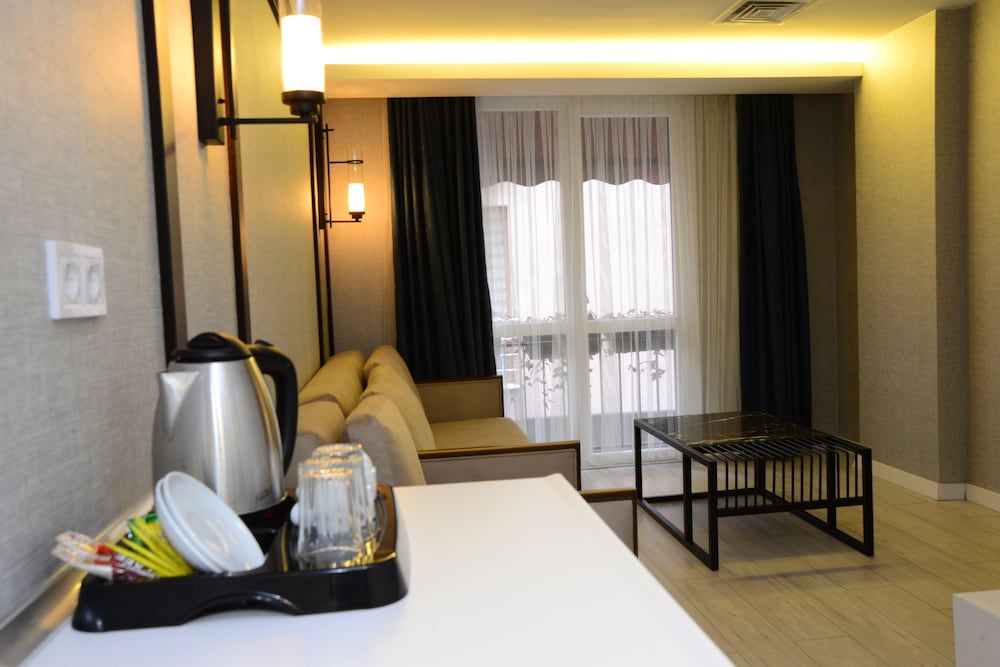 Gardenya Suite Hotel 42/43