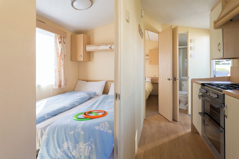 Sunbeam, Twin Beds, Sofa