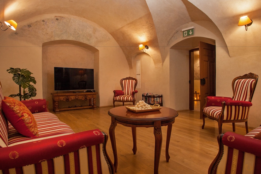 Hotel Santi 47/56