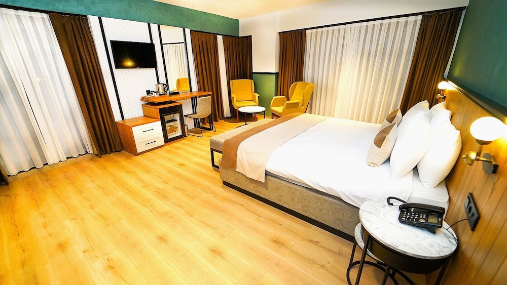 Fragments Hotel 30/51