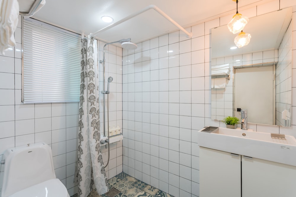 Mono House Hongdae 2 68/71