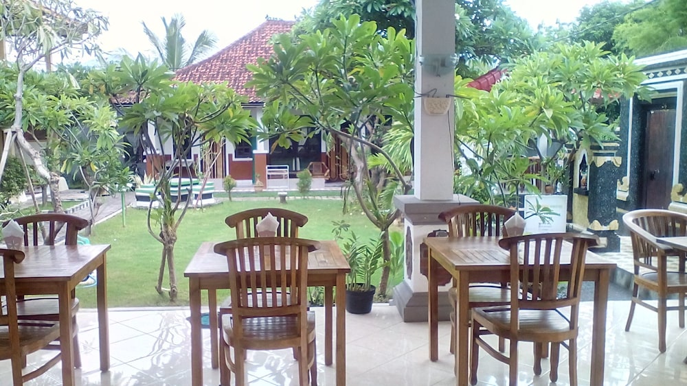 Puri Mandhara Lovina 30/45