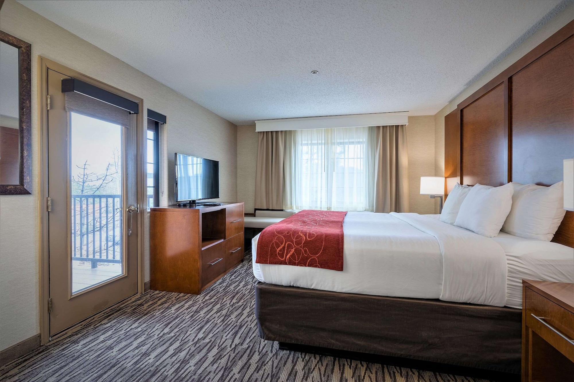 Suite, King Bed, Sofa, Balcony