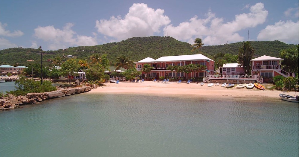 Catamaran Hotel Marina 57/61