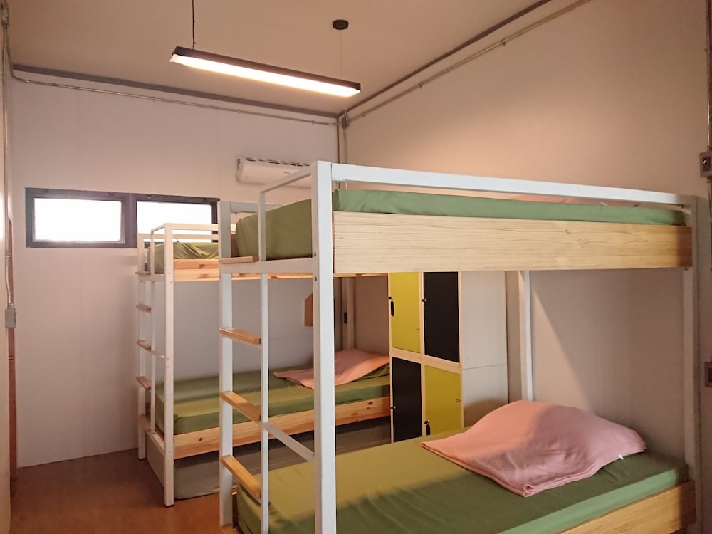 Hybrit Hostel & Cafe 12/37