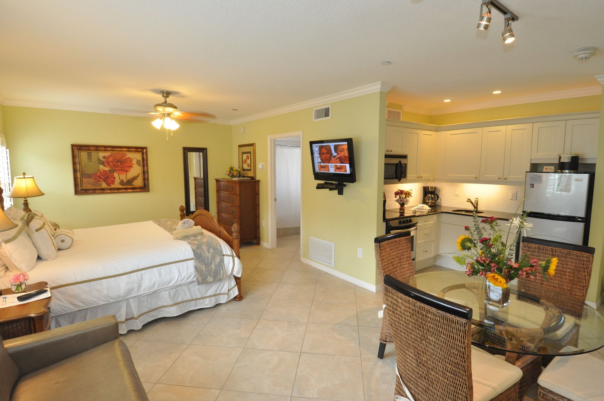 Signature, Specialty, King Bed, Sofa