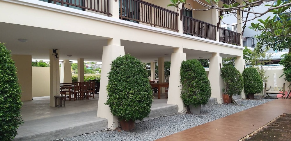 Lotusland Resort 3/49