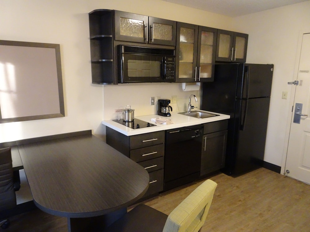 Candlewood Suites Glen Allen Short Pump, an IHG Hotel 10/73