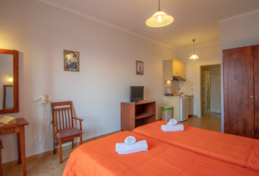 Agoulos Inn 19/50