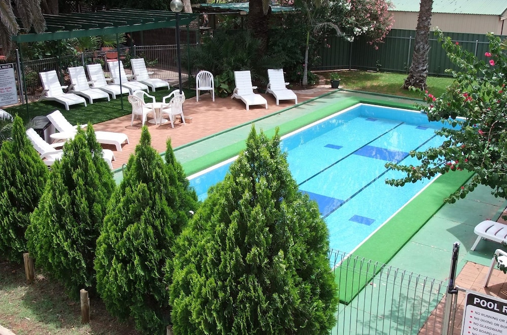 Elkira Court Motel 43/58