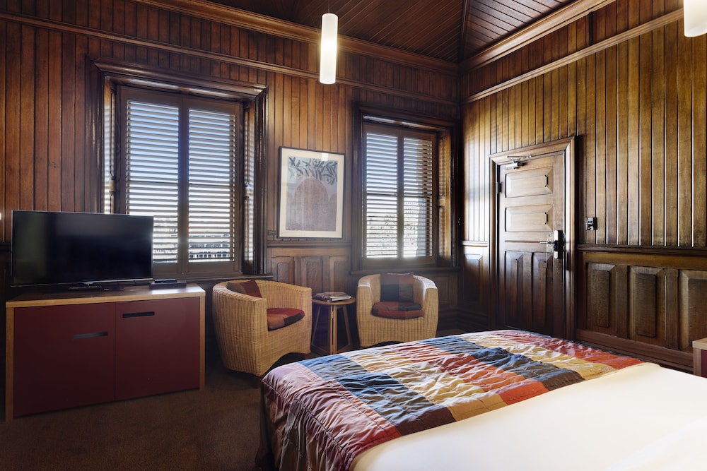 The Henry Jones Art Hotel 31/77