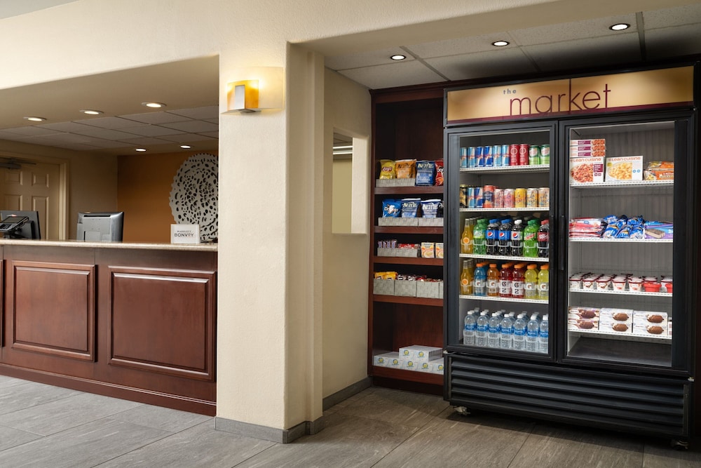 Fairfield Inn Suites San Francisco San Carlos 6/50