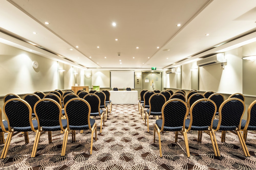 Holiday Inn Brighton Seafront Hotel 56/66